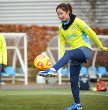 女子サッカー清水梨沙の使用スパイクについて解説します